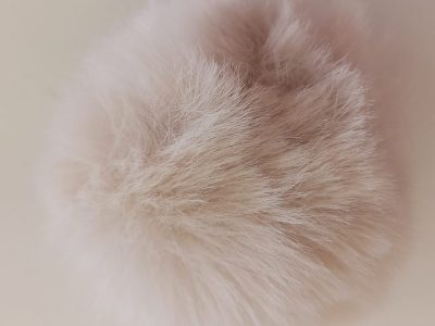 Pompon Peludo Beige 7cm