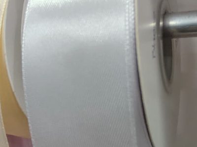 Cinta Satin Generica 4.00cm Color Blanco X Metro — MKS Mercería