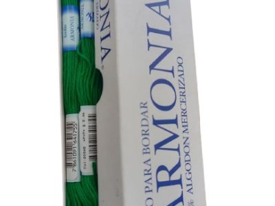 Hilo Pasa Para Bordar Madeja Color Verde — MKS Mercería